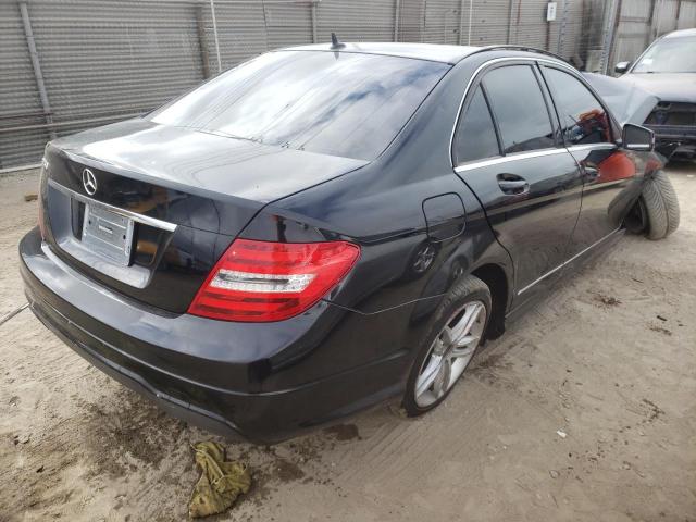 Photo 4 from auction – 2014 MERCEDES-BENZ C 250 with VIN WDDGF4HB4EA935720