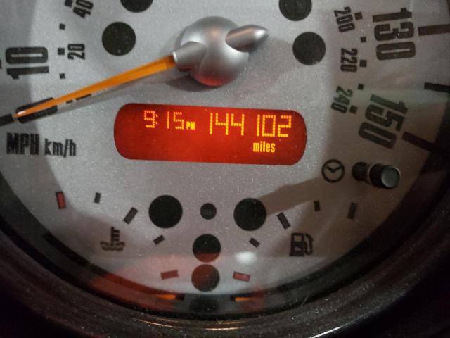 Photo 8 from auction – 2005 MINI COOPER S with VIN WMWRE33545TL15405