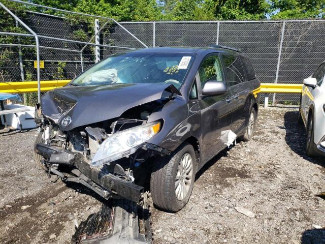 Photo 2 from auction – 2013 TOYOTA SIENNA XLE with VIN 5TDYK3DC0DS293260