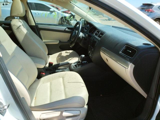 Photo 5 from auction – 2017 VOLKSWAGEN JETTA SE with VIN 3VWDB7AJ7HM359847