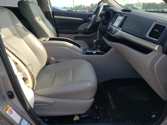 Photo 5 from auction – 2015 TOYOTA HIGHLANDER with VIN 5TDJKRFH3FS151596