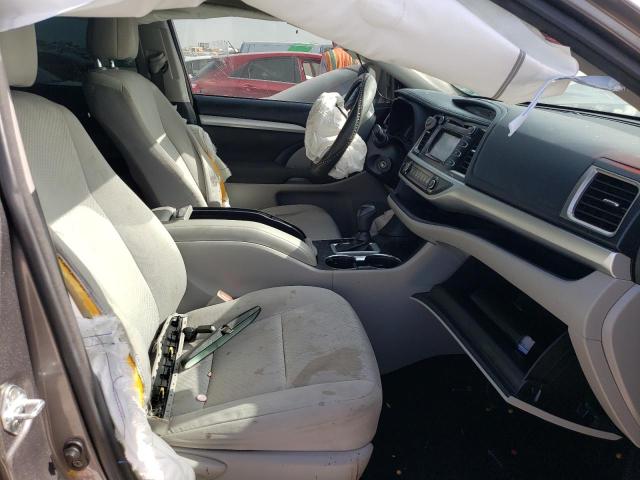 Photo 5 from auction – 2017 TOYOTA HIGHLANDER with VIN 5TDZARFH2HS031376