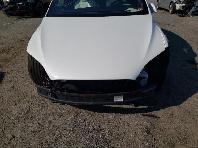 Photo 9 from auction – 2017 TESLA MODEL X with VIN 5YJXCDE29HF059665