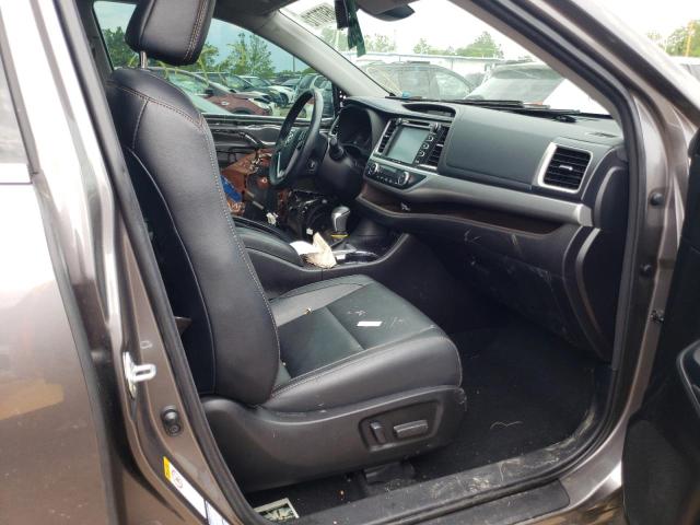 Photo 5 from auction – 2017 TOYOTA HIGHLANDER with VIN 5TDJZRFH8HS401302