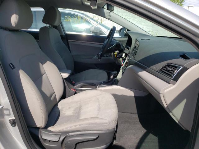 Photo 5 from auction – 2017 HYUNDAI ELANTRA SE with VIN 5NPD74LF3HH183476