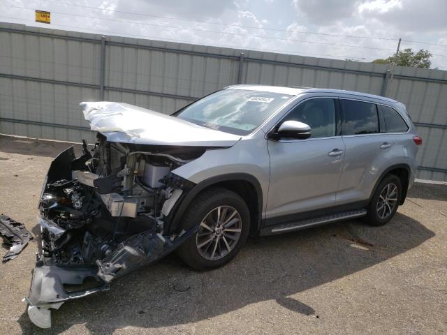 Photo 2 from auction – 2017 TOYOTA HIGHLANDER with VIN 5TDKZRFH6KS554093