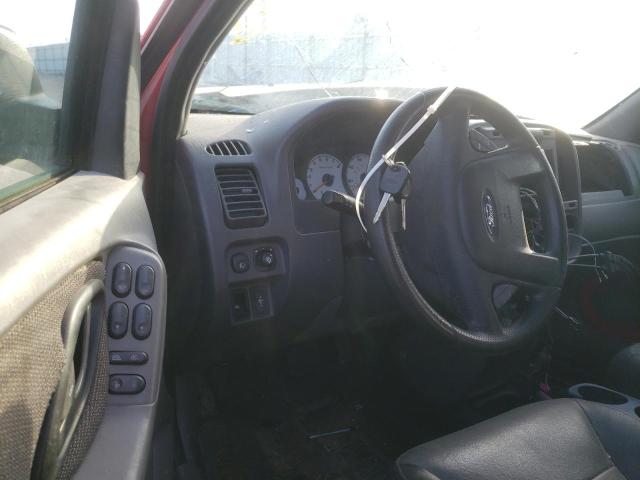 Photo 9 from auction – 2005 FORD ESCAPE XLT with VIN 1FMYU93185KC96280