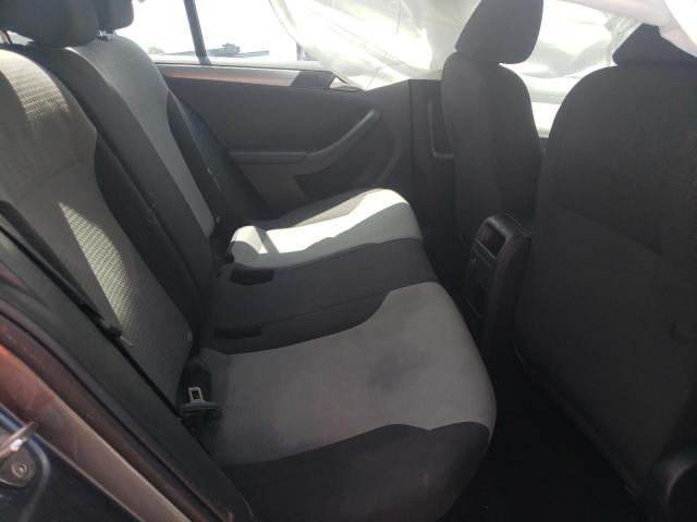 Photo 6 from auction – 2018 VOLKSWAGEN JETTA S with VIN 3VW2B7AJ3JM223860