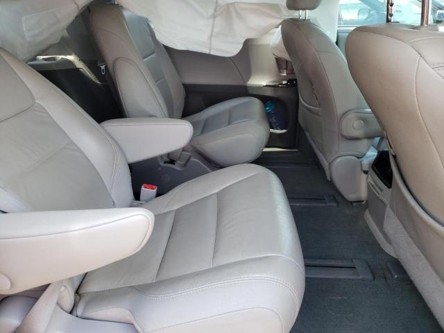 Photo 6 from auction – 2017 TOYOTA SIENNA XLE with VIN 5TDDZ3DC7HS182138