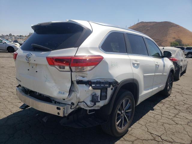 Photo 4 from auction – 2017 TOYOTA HIGHLANDER with VIN 5TDKZRFH6HS512032