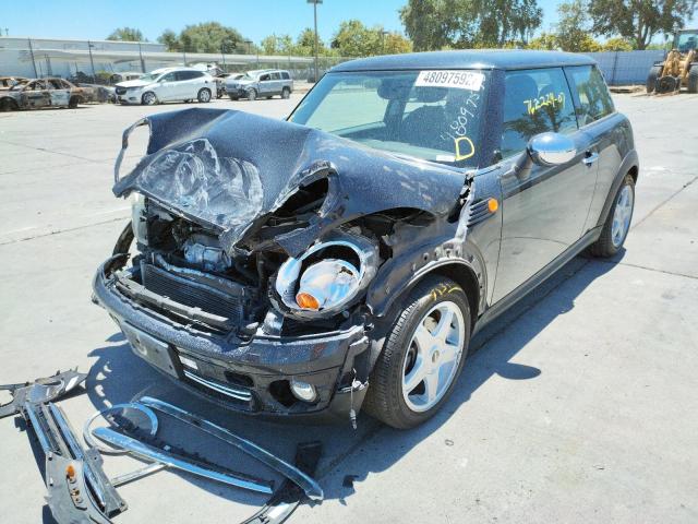 Photo 2 from auction – 2007 MINI COOPER with VIN WMWMF33547TT53209