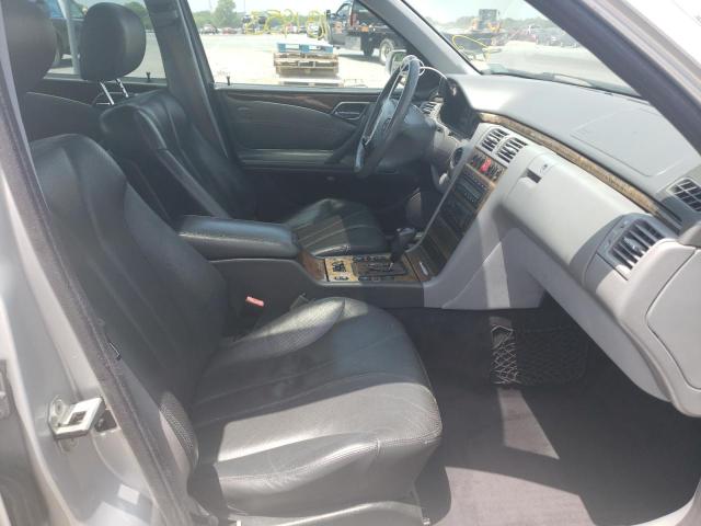 Photo 5 from auction – 2001 MERCEDES-BENZ E 320 with VIN WDBJF65J31B250554