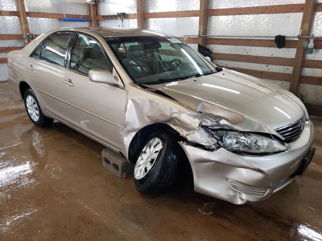 TOYOTA CAMRY LE 2005 with VIN 4T1BE32K75U037925 - Photo from auction