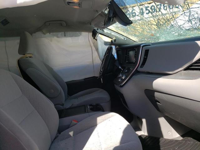 Photo 5 from auction – 2018 TOYOTA SIENNA LE with VIN 5TDKZ3DC8JS909106