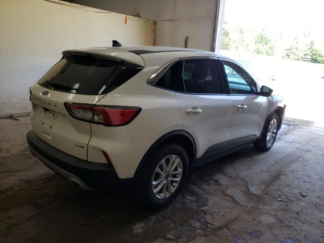 Photo 4 from auction – 2020 FORD ESCAPE SE with VIN 1FMCU9G63LUA63800