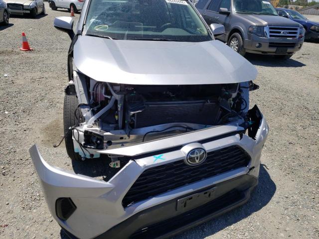 Photo 9 from auction – 2020 TOYOTA RAV4 LE with VIN 2T3K1RFVXLW081618