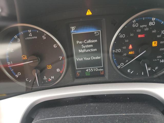 Photo 8 from auction – 2017 TOYOTA RAV4 XLE with VIN JTMWFREV4HJ124652