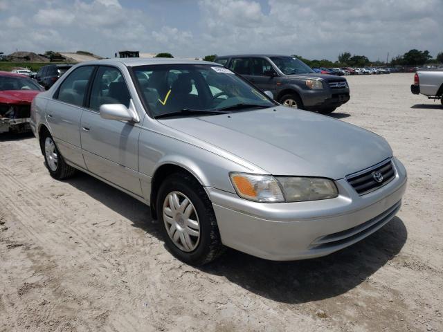 TOYOTA CAMRY LE 2000 with VIN 4T1BF22K4YU094935 - Photo from auction