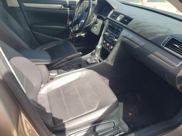 Photo 5 from auction – 2015 VOLKSWAGEN PASSAT S with VIN 1VWAT7A30FC016667