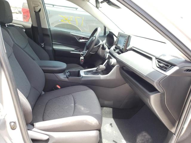Photo 5 from auction – 2022 TOYOTA RAV4 XLE with VIN 2T3W1RFV5NC189845