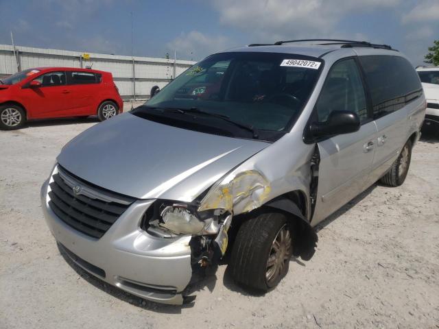 Photo 9 from auction – 2007 CHRYSLER TOWN & COU with VIN 2A4GP54L97R205757