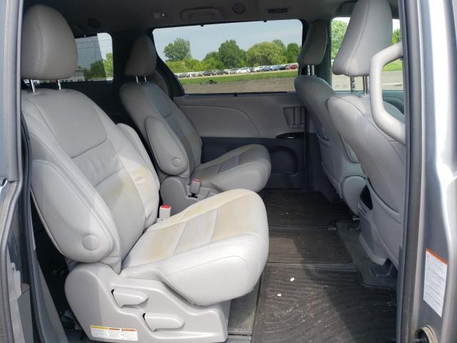 Photo 6 from auction – 2017 TOYOTA SIENNA XLE with VIN 5TDDZ3DC3HS165160