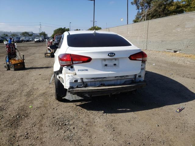 Photo 9 from auction – 2017 KIA FORTE LX with VIN 3KPFK4A70HE062508