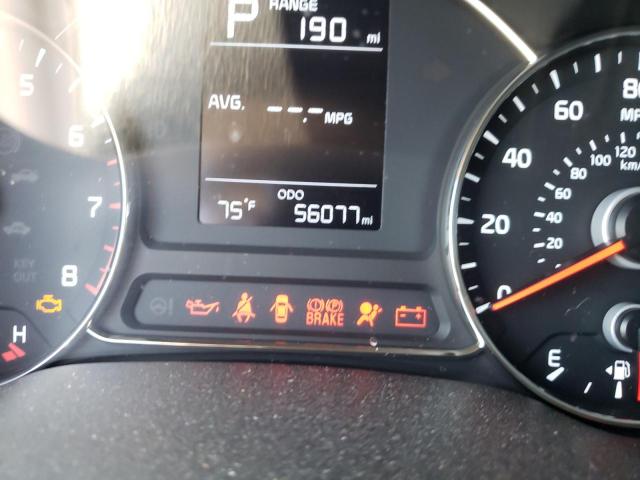 Photo 8 from auction – 2017 KIA FORTE LX with VIN 3KPFK4A70HE062508