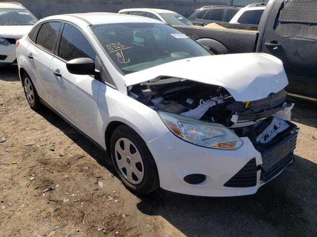 FORD FOCUS S 2013 con VIN 1FADP3E24DL118846 - Foto de la subasta