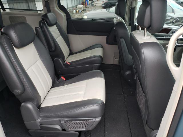 Photo 6 from auction – 2010 CHRYSLER TOWN & COU with VIN 2A4RR8D11AR380904