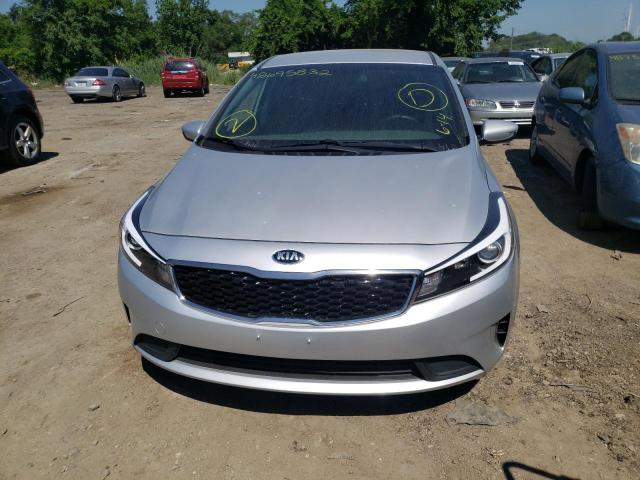 Photo 9 from auction – 2017 KIA FORTE LX with VIN 3KPFK4A75HE020626