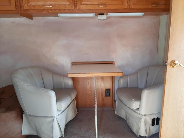 Photo 9 from auction – 2003 WINNEBAGO ADVENTURER with VIN 5B4MP67G133355951