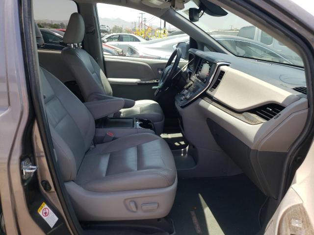Photo 5 from auction – 2018 TOYOTA SIENNA XLE with VIN 5TDYZ3DC0JS922622