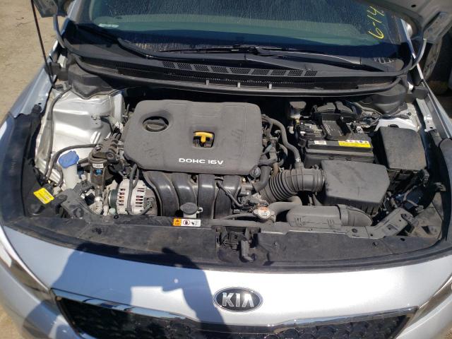Photo 7 from auction – 2017 KIA FORTE LX with VIN 3KPFK4A75HE020626