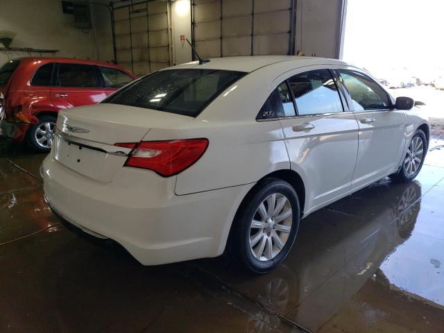 Photo 4 from auction – 2014 CHRYSLER 200 TOURIN with VIN 1C3CCBBBXEN231579