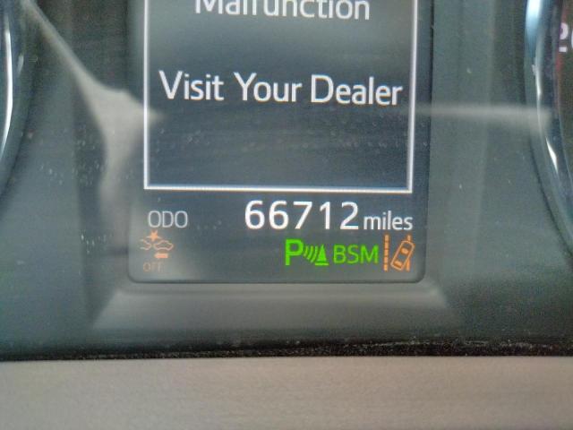 Photo 8 from auction – 2017 TOYOTA RAV4 LIMIT with VIN 2T3YFREV5HW335840