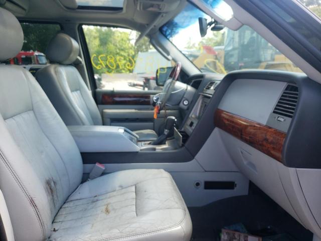 Photo 5 from auction – 2004 LINCOLN NAVIGATOR with VIN 5LMFU28R14LJ08282