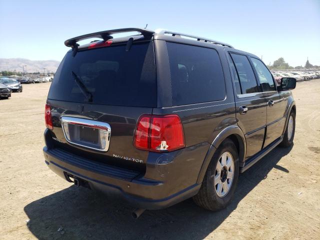 Photo 4 from auction – 2005 LINCOLN NAVIGATOR with VIN 5LMFU27595LJ08787
