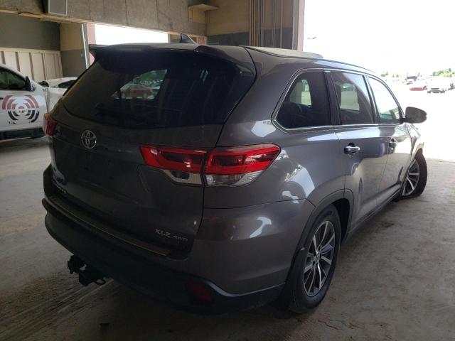 Photo 4 from auction – 2018 TOYOTA HIGHLANDER with VIN 5TDJZRFH2JS915104