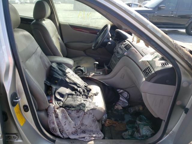 Photo 5 from auction – 2002 LEXUS ES 300 with VIN JTHBF30G625014477