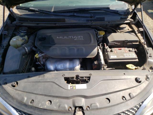 Photo 7 from auction – 2015 CHRYSLER 200 LIMITE with VIN 1C3CCCAB1FN666502