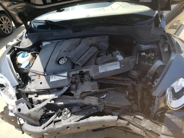 Photo 7 from auction – 2013 VOLKSWAGEN BEETLE with VIN 3VW5P7AT0DM830822