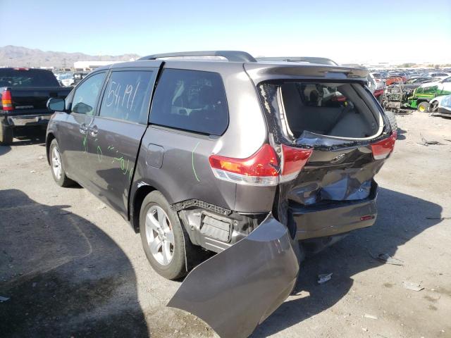 Photo 3 from auction – 2013 TOYOTA SIENNA LE with VIN 5TDKK3DCXDS367466