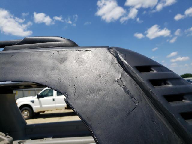 Photo 9 from auction – 2003 CHEVROLET SUBURBAN with VIN 1GNFK16Z83J242282