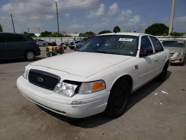 Photo 2 from auction – 2000 FORD CROWN VICT with VIN 2FAFP71W7YX152314