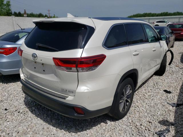 Photo 4 from auction – 2018 TOYOTA HIGHLANDER with VIN 5TDJZRFH4JS899469