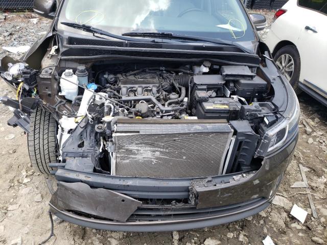 Photo 9 from auction – 2017 KIA SEDONA LX with VIN KNDMB5C14H6325563
