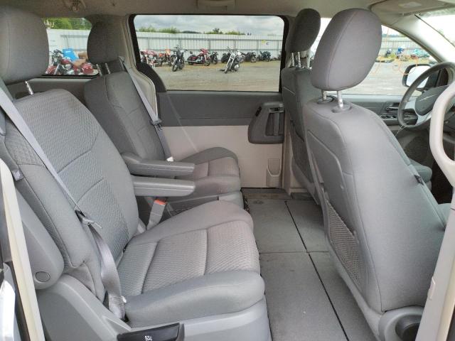 Photo 6 from auction – 2009 CHRYSLER TOWN & COU with VIN 2A8HR44E89R619740