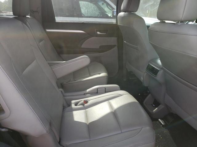Photo 6 from auction – 2018 TOYOTA HIGHLANDER with VIN 5TDKZRFH5JS547960