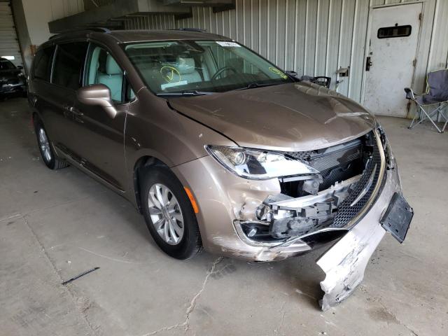 CHRYSLER PACIFICA T 2017 with VIN 2C4RC1BG7HR653683 - Photo from auction